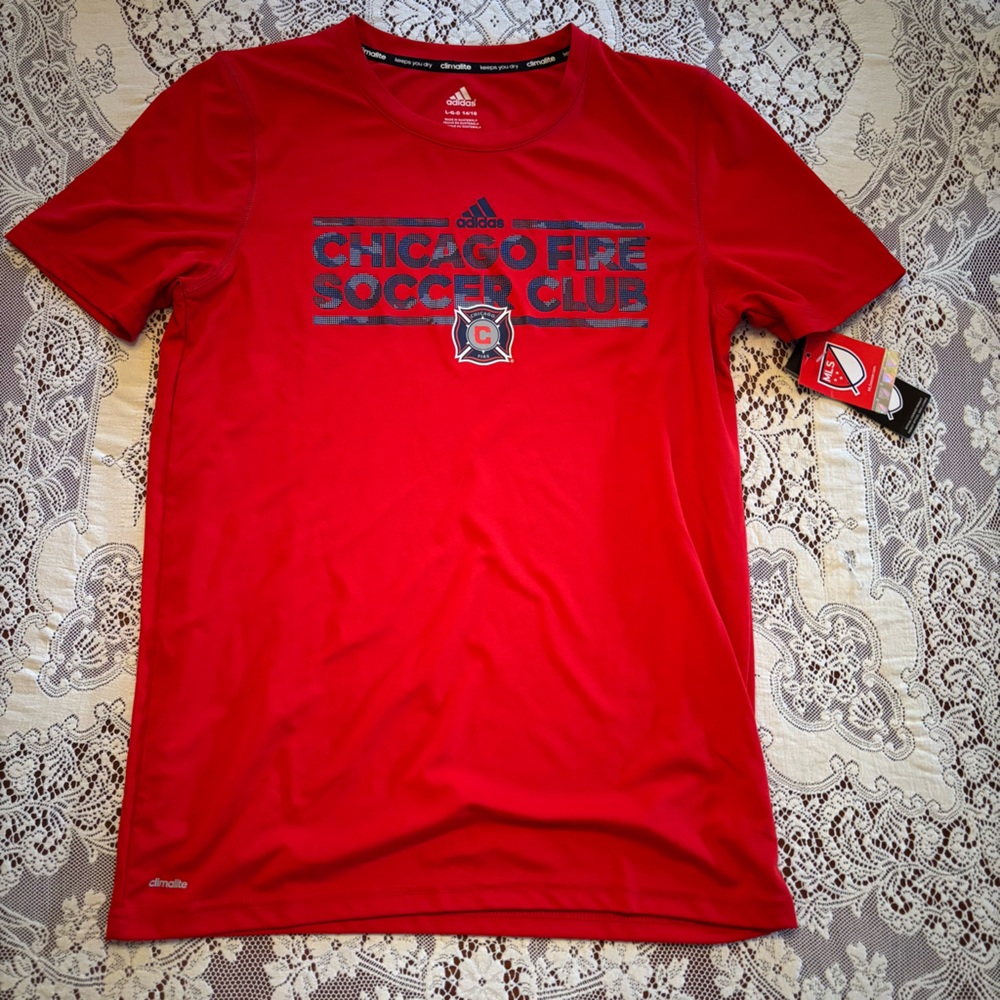 chicago fire soccer club tee NWT